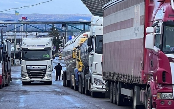 Польський уряд підписав угоду з фермерами про припинення блокади кордону з Україною