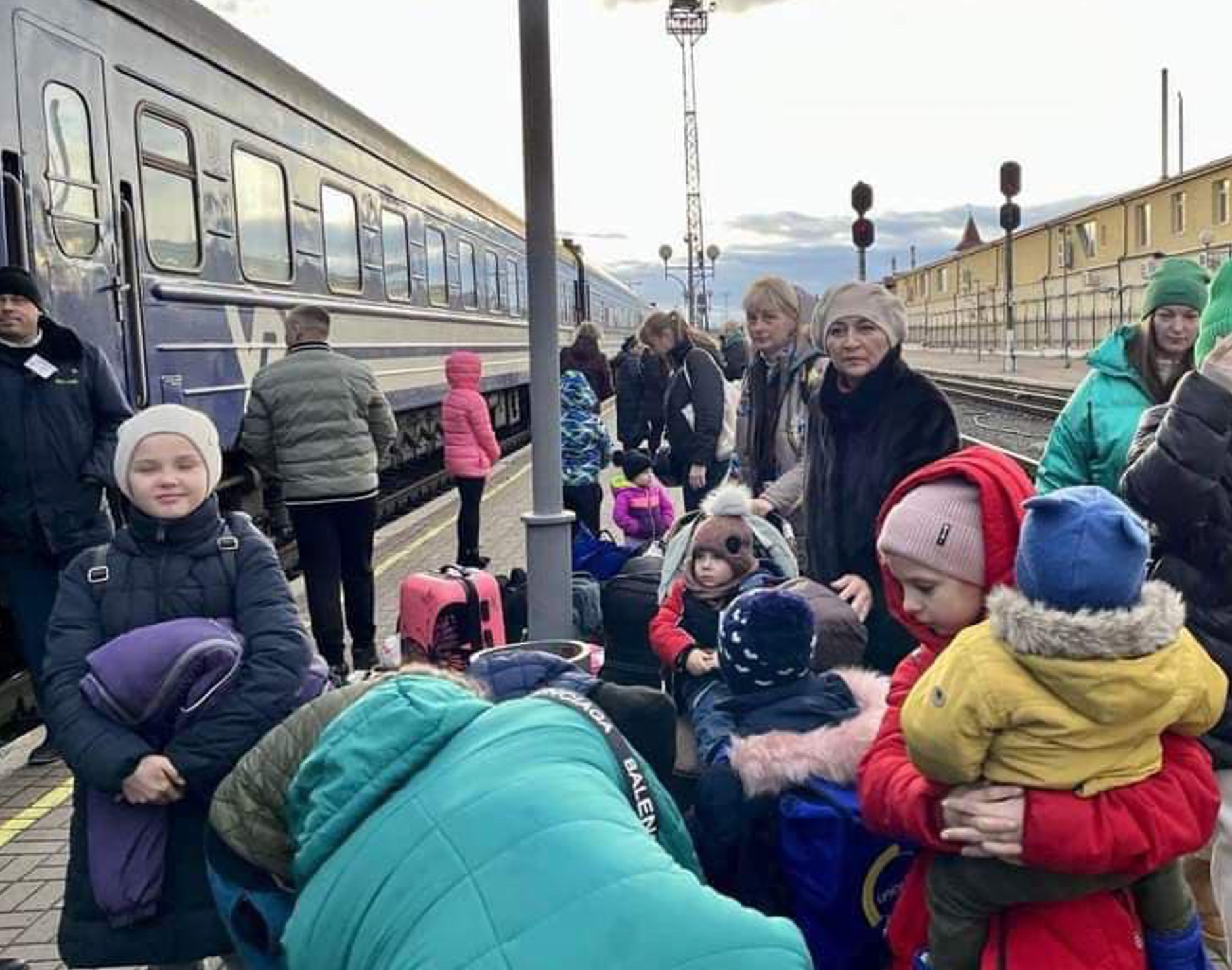 Із прифронтових районів Херсонщини евакуювали ще 32 дітей