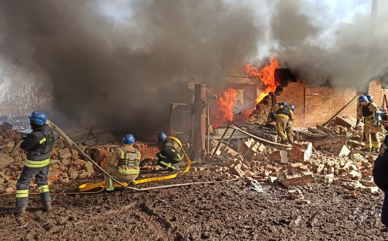 Внаслідок російського обстрілу Сумщини загинуло двоє поліцейських, четверо — поранені