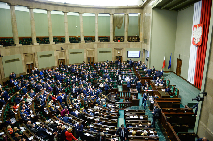 Сейм Польщі ухвалив резолюцію про запровадження санкцій на агропродукцію з рф і білорусі