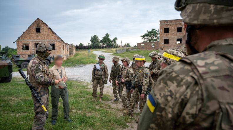 Франція розширятиме програми підготовки українських військових на повітряну та військово-морську сфери