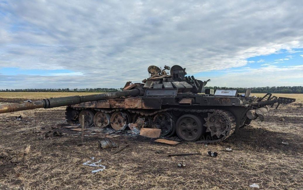 На Сході окупанти втратили за добу 10 танків, 5 засобів РЕБ і склади з боєприпасами