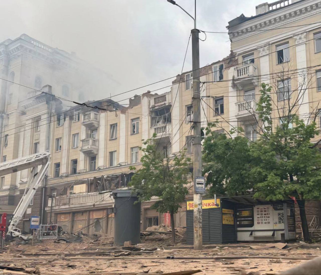 На тлі ракетної атаки по Дніпру посол ЄС закликала негайно надати Україні більше ППО