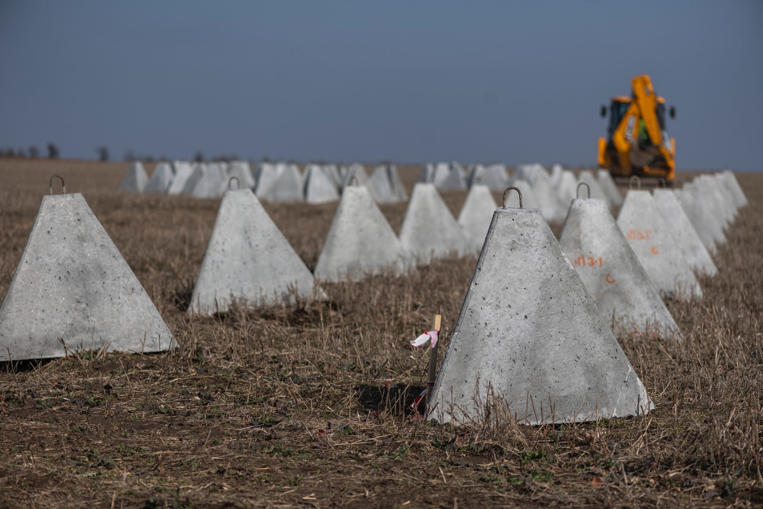 Уряд виділив ще 5,6 млрд грн на будівництво фортифікацій