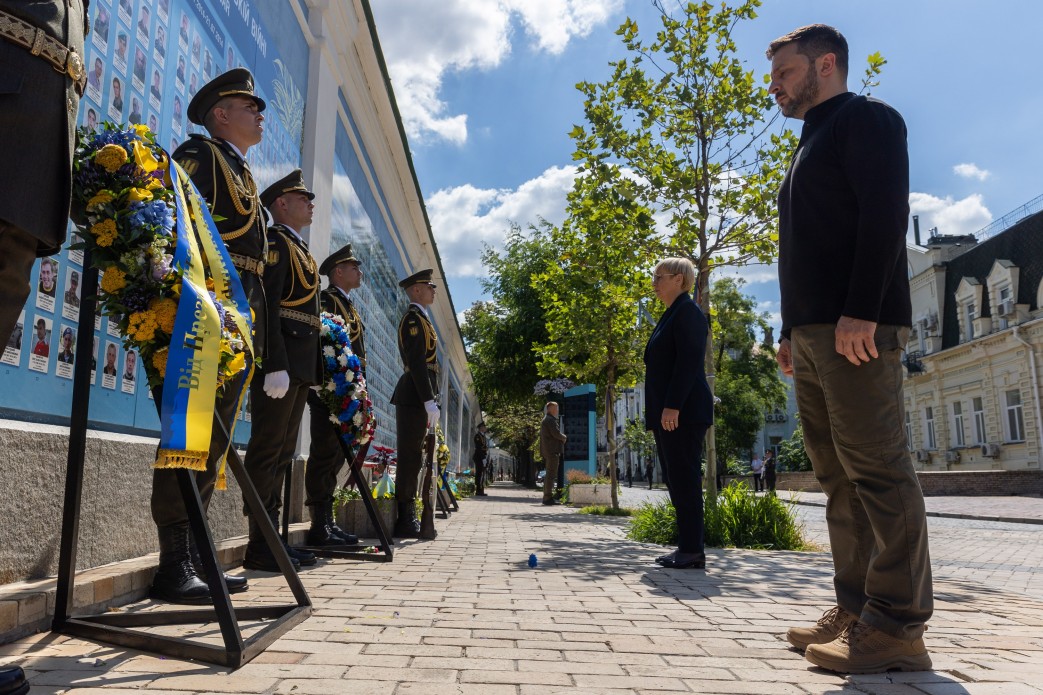 Президентка Словенії біля стін Михайлівського Золотоверхого вшанувала полеглих українських воїнів