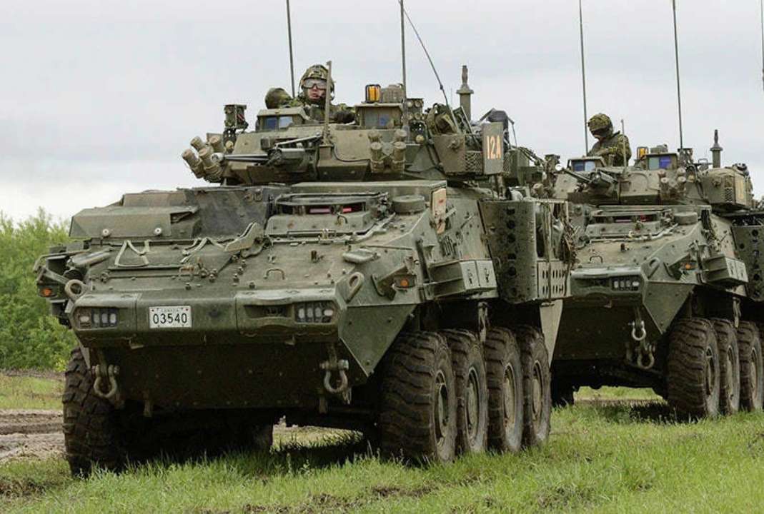 Канада передала Україні бронемашини LAV 6 для евакуації поранених